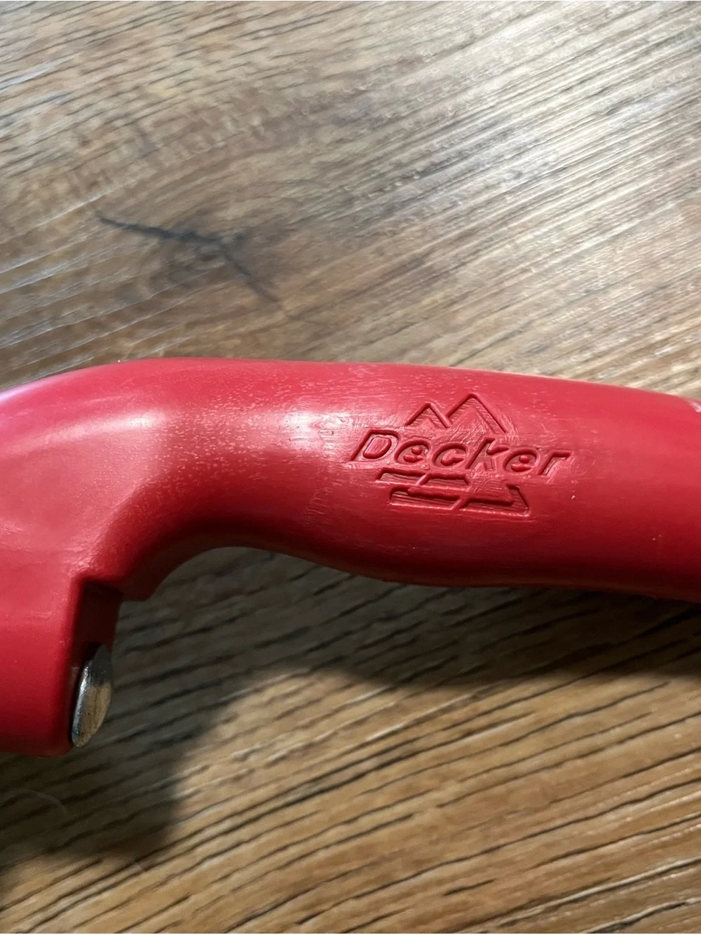 Decker Spiral Galvanized Steel Curry Comb, Dog, Horse, Red, Brush